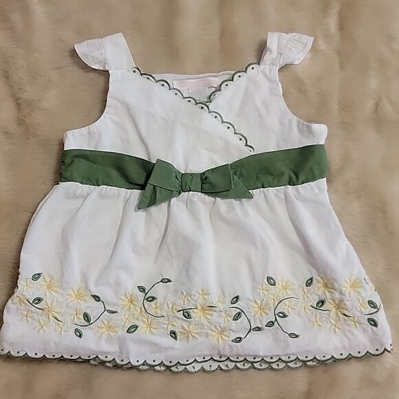 JANIE AND JACK WHITE CROSSOVER SLEEVELESS TOP WITH GREEN BOW,  SIZE 18-24 MONTHS - Picture 1 of 9